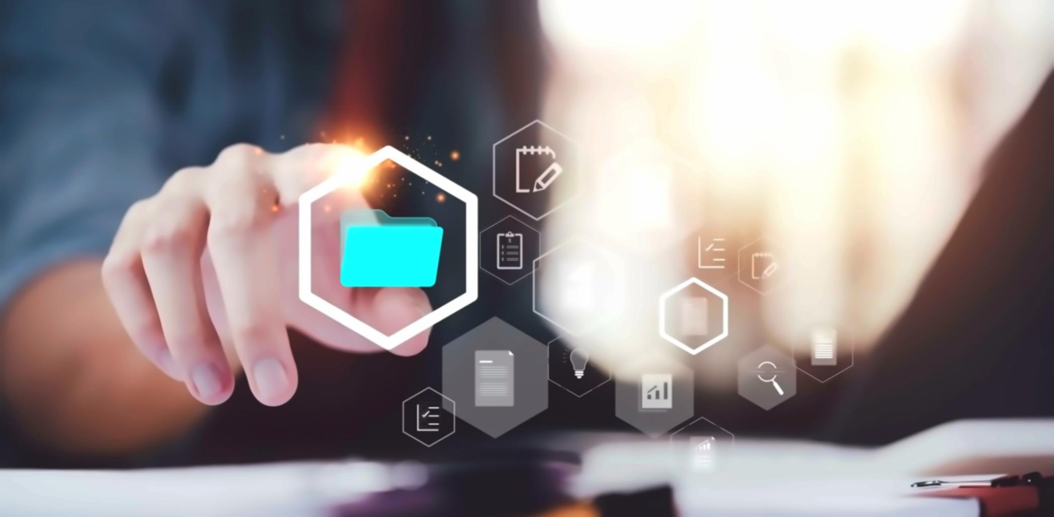 Teilnehmer arbeitet mit SEO-Analysesoftware